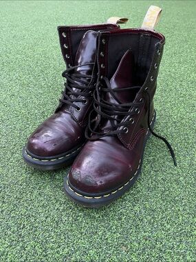 Dr. Marten Air Wair Women's Lace-Up Boots burgundy sz 8 Docs